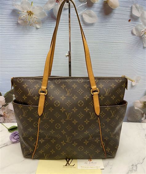 louis vuitton totally|Louis Vuitton original monogram.